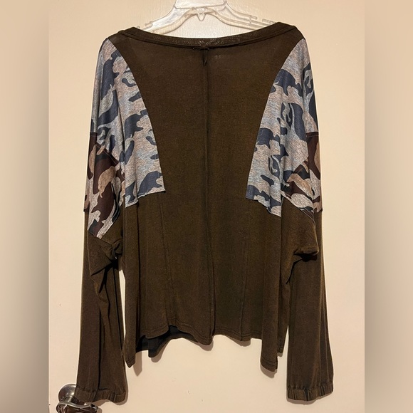 POL Plus Size Top - Picture 2 of 5